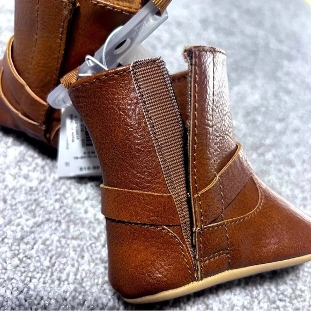 NWT Old Navy baby faux leather soft sole boots